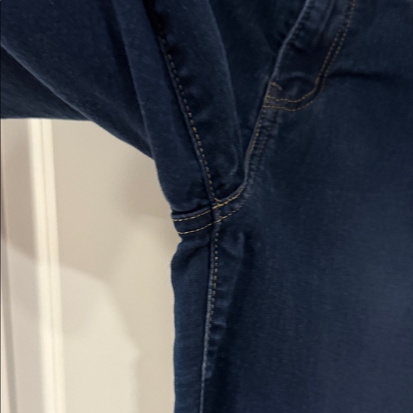 Signature Levi Strauss Gold Mid Rise Skinny Jeans size 12 - Picture 7 of 12